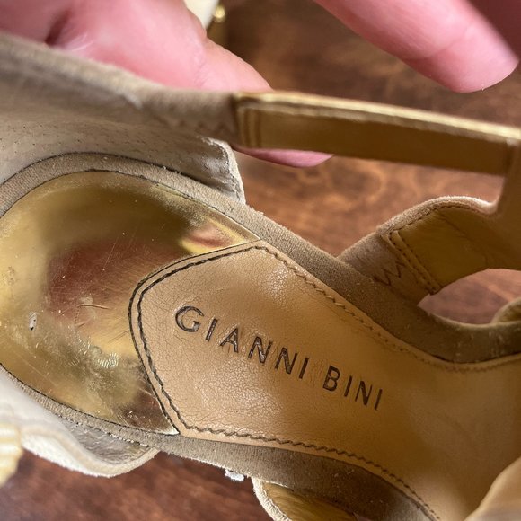 Gianni Bini Gold Wood Platform Wedge size 8.5 - Picture 10 of 12